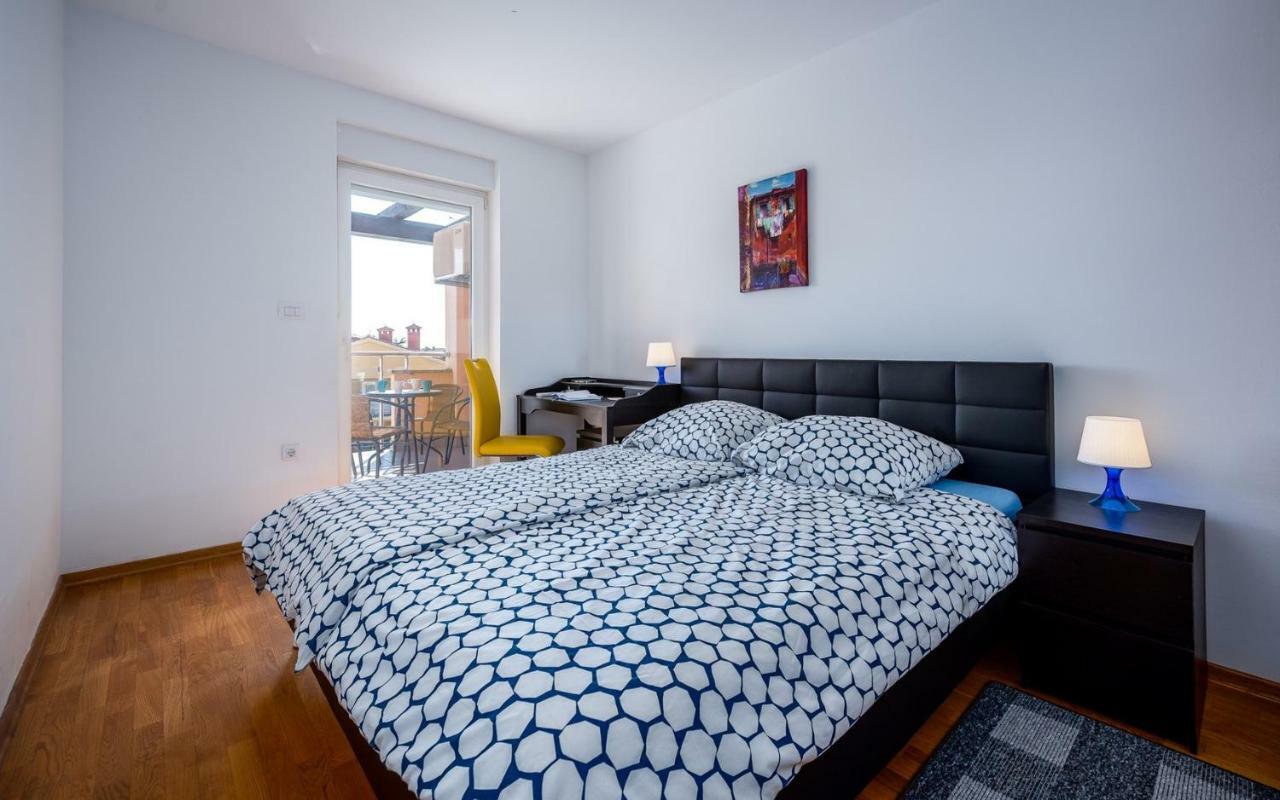 Laura House With Apartment Umag Bagian luar foto